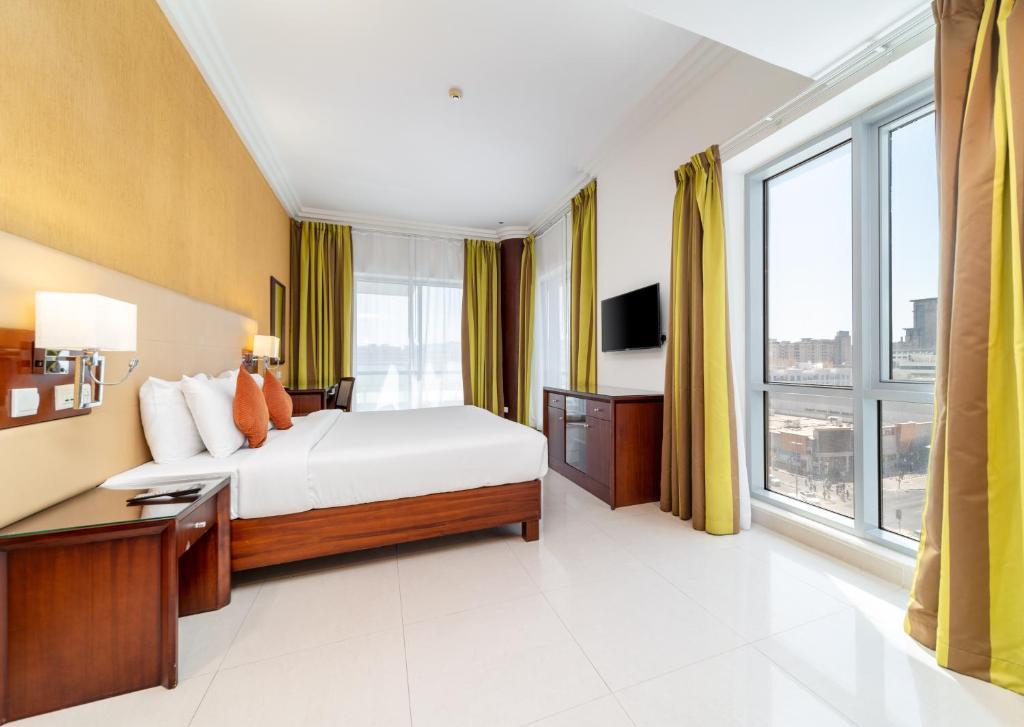 One bedroom king apartment  Star Metro Deira Hotel Apartments Dubai